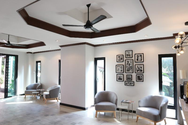 Hotel The Moon Night Ao Nang Krabi town